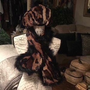 Elegant fur beret & scarf